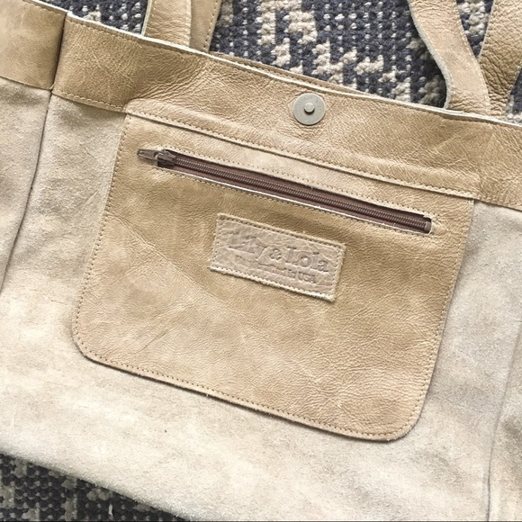 Lily and Lola Jade Tan Leather Tote - Picture 7 of 8